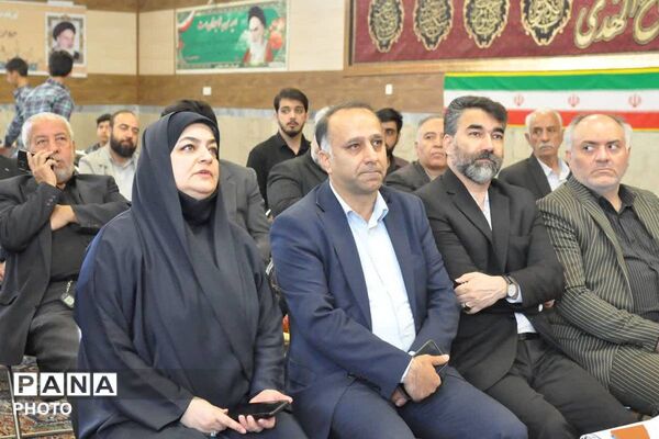 گرامیداشت شهدای والامقام و افتتاح زمین چمن مصنوعی و اتاق ورزش دبیرستان منتظرین شاهد ورامین
