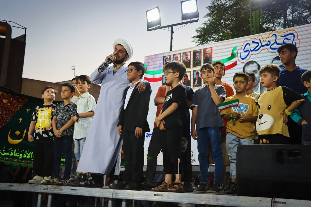 غدیر کیلومتری کاشان؛ جشن بی‌وقفه‌ی ولایت در چهارراه نماز