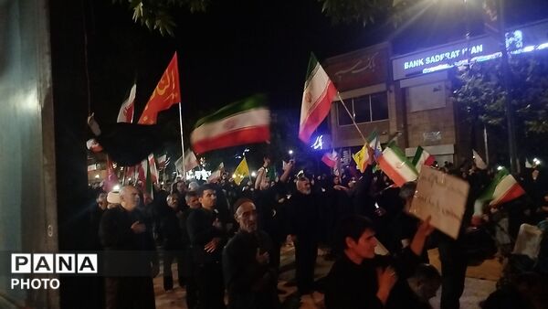 نهمین شب از مراسم عزاداری امام حسین همراه با هئیت زنجیر زنی در حسینیه امام خمینی