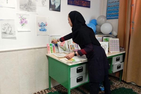 نمایشگاه محصولات دست ساز به مناسبت دهه فجر