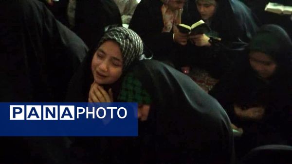 اعتکاف دانش‌آموزان دختر در مسجد امام حسین (ع) تبریز