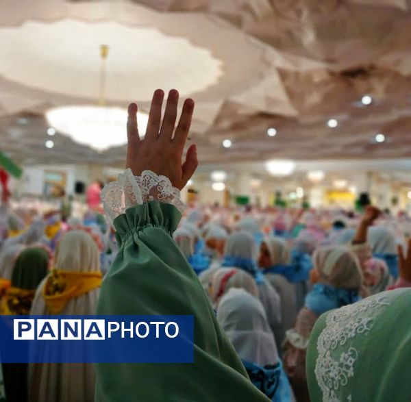 جشن تکلیف 3 هزار نفری دختران در حرم حضرت معصومه(س)