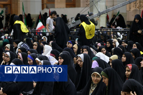 اجتماع عظیم دختران دانشجوی کشور در حرم حضرت معصومه(س)