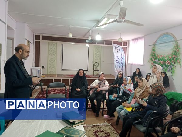 کارگاه هم‌اندیشی دختران خبرنگار پانا خلیل آباد 