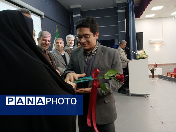 آیین تکریم و تجلیل از پژوهشگران برتر ناحیه۶