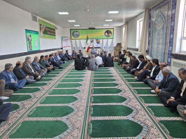 آیین تجلیل از رزمندگان و آزادگان سرافراز دفاع مقدس 