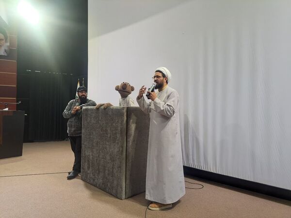 آیین تجلیل از منتخبین مسابقات قرآنی ناحیه ۶ مشهد