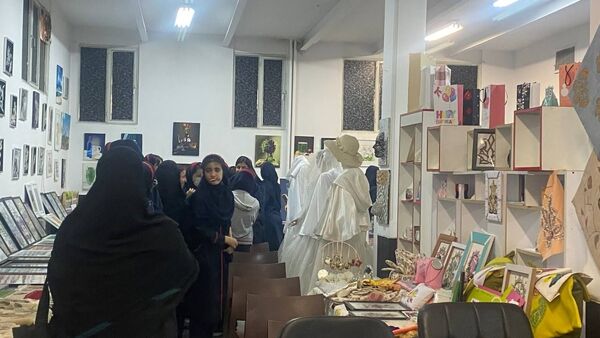برگزاری افتتاحیه نمایشگاه مشاغل در هنرستان نور،ملارد 