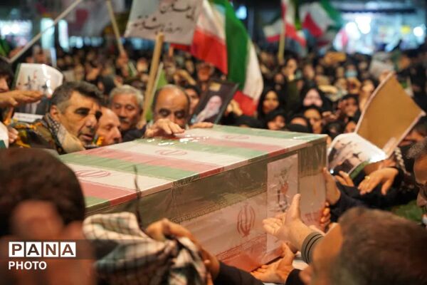 تداوم تجمعات شبانه مردمی در خونخواهی شهید امت و آئین شبی با پیکر شهدا