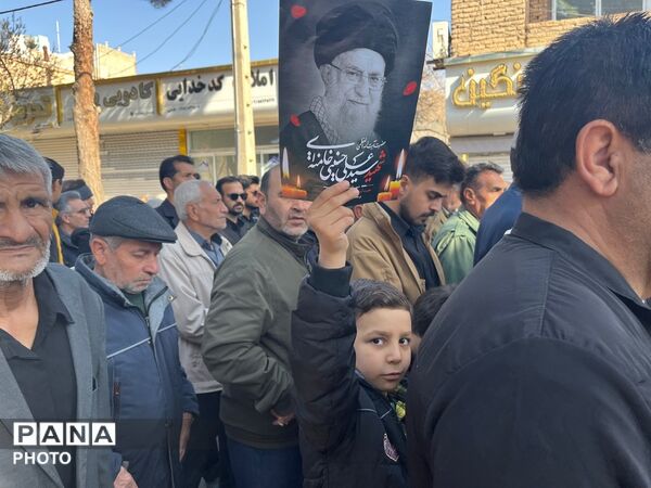 حضور موج چشم گیر مردمی در تشییع پیکر شهید بیت رهبری