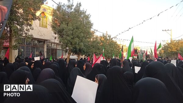 به تصویر کشیدن حماسه تشییع نمادین رهبر شهید در شهر میلاجرد
