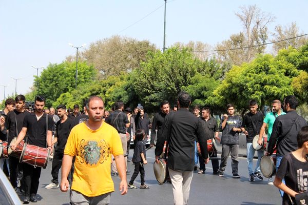 برپایی مراسم جاماندگان اربعین حسینی در امامزاده محمد(ع) کرج