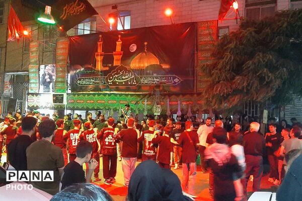 آیین معنوی شب شام غریبان در ملارد با حضور پرشور عزاداران حسینی