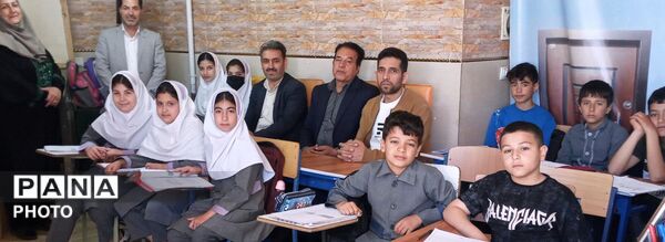 تقدیر و تشکر از عوامل اجرایی مدرسه شهید غفاری