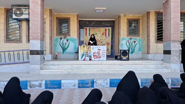 اجتماع دانش‌آموزان به‌مناسبت روز ۱۳ آبان در مدارس شهرستان قلعه گنج 