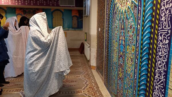 برگزاری محفل انس با قرآن در مرکز پرورش استعدادهای درخشان فرزانگان شهرستان ملارد