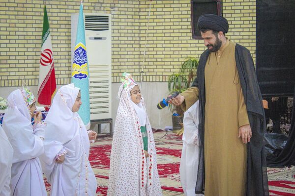 جشن تکلیف ۶۰۰دانش‌آموز دختر گتوندی