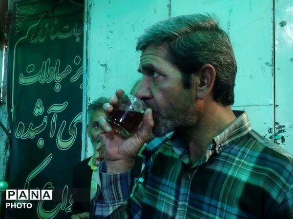 جایی که بوی چای با عطر محبت مخلوط شده است