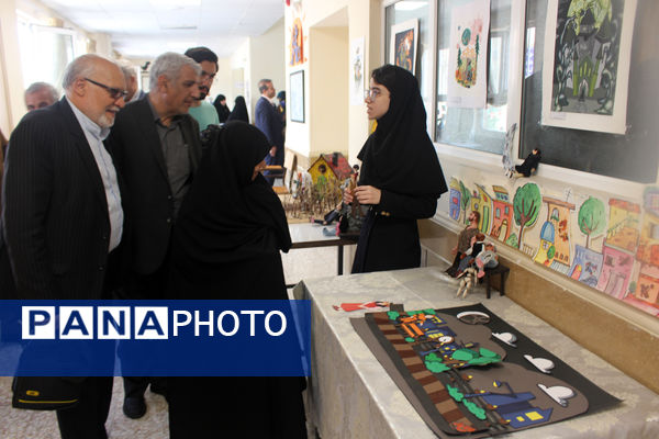 برپایی نمایشگاه هفته مشاغل در هنرستان شهید مهدی هندویان قم