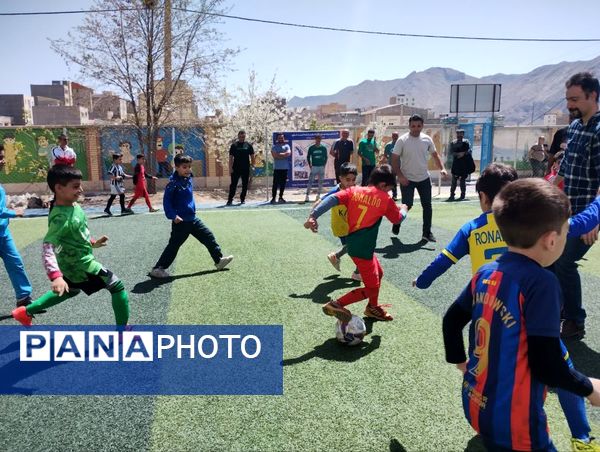 اجرای طرح شهید خرازی ( آزادسازی فضای ورزشی) در دبستان پیامبراعظم ( ص) شهرستان فیروزکوه 