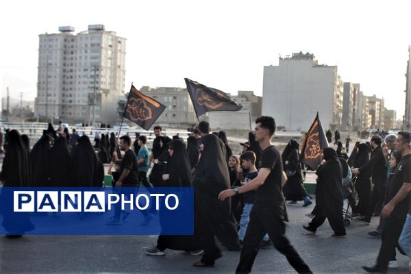 آیین پیاده‌روی اربعین حسینی در بلوار پیامبر اعظم(ص) قم