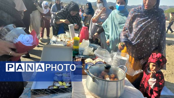 بازارچه دانش‌آموزی در منطقه فین