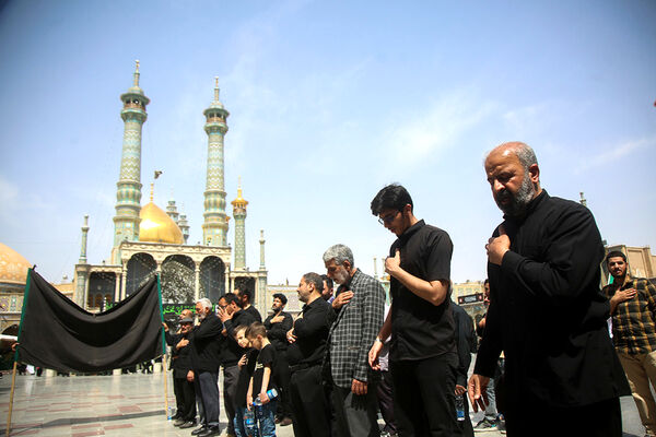 حضور دسته‌عزاداری سالروز شهادت امام جعفر صادق(ع) در حرم حضرت معصومه(س)