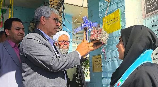 جشن مهر ایثار و نماز و بازگشایی مدارس یک مهر در دبیرستان هیأت امنایی فرهیختگان