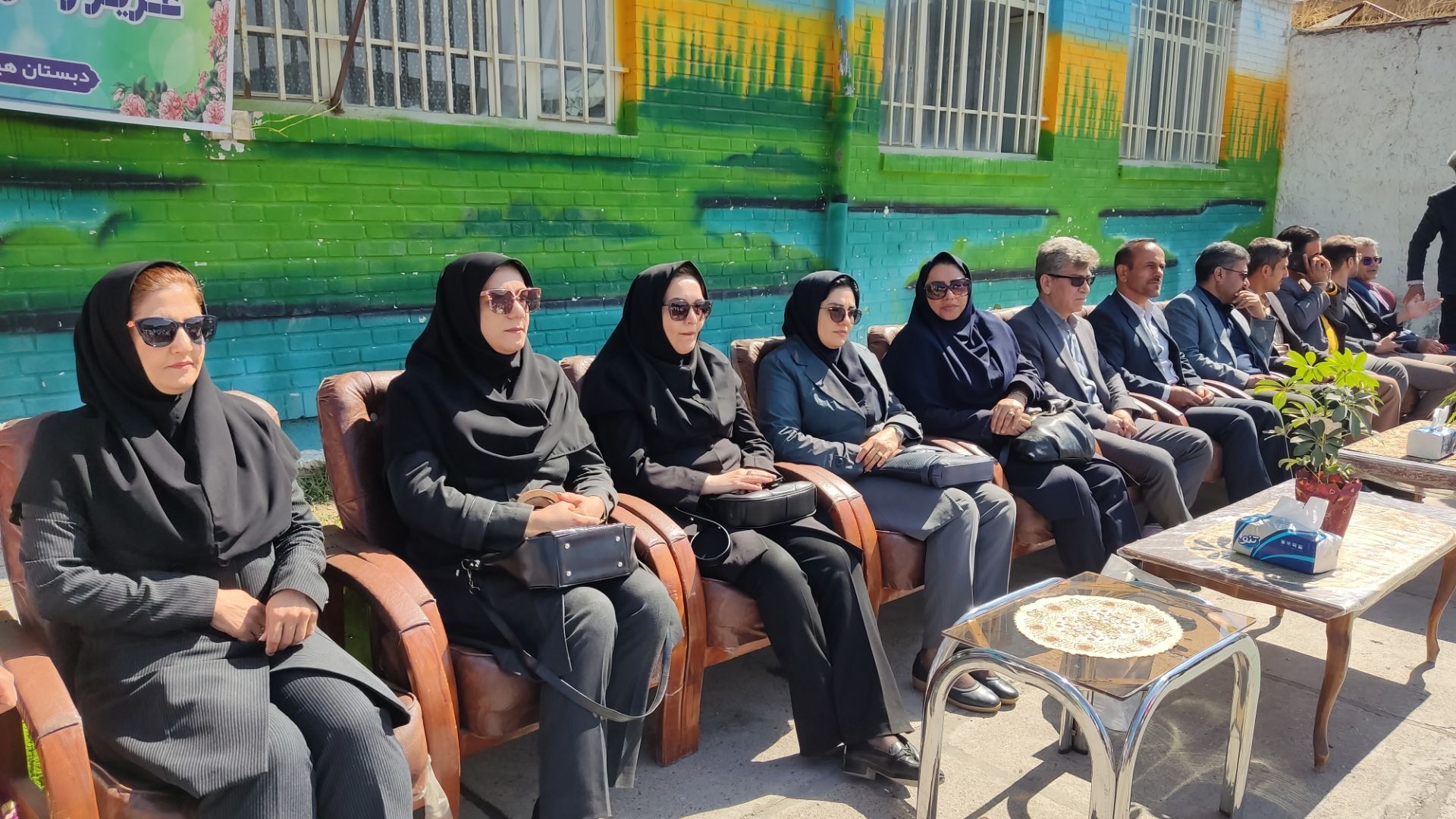 نواختن زنگ سلامت در مدرسه دخترانه ضحی ۱ شهرستان شیروان