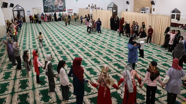 جشن شب یلدایی دختر و مادران در مسجد النبیین بیرجند