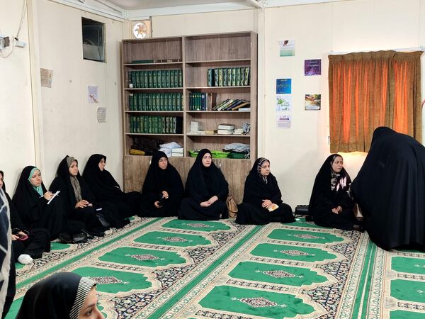 برگزاری جلسه آموزش خانواده در دبستان شاهد حاج تقی آقا بزرگ مشهد