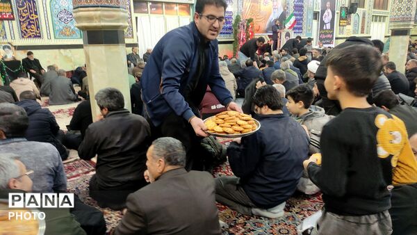 خدای خامنه‌ای زنده و ملت ما همیشه پاینده است
