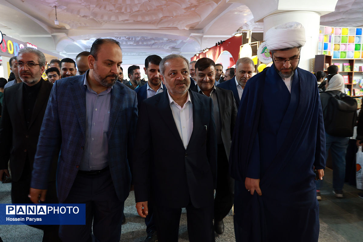 رفاقت با کتاب، شرط زندگی خوشبخت در آینده است