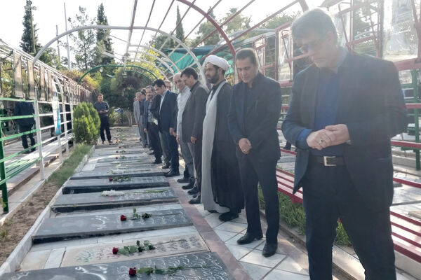 غبار روبی گلزار شهدا شیراز