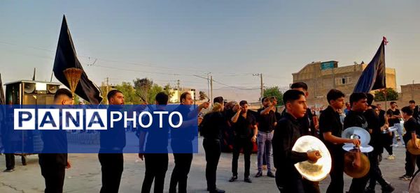  حضور پررنگ نوجوانان وجوانان در تاسوعای حسینی