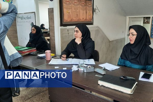 توزیع کتب درسی در مدارس منطقه پردیس 