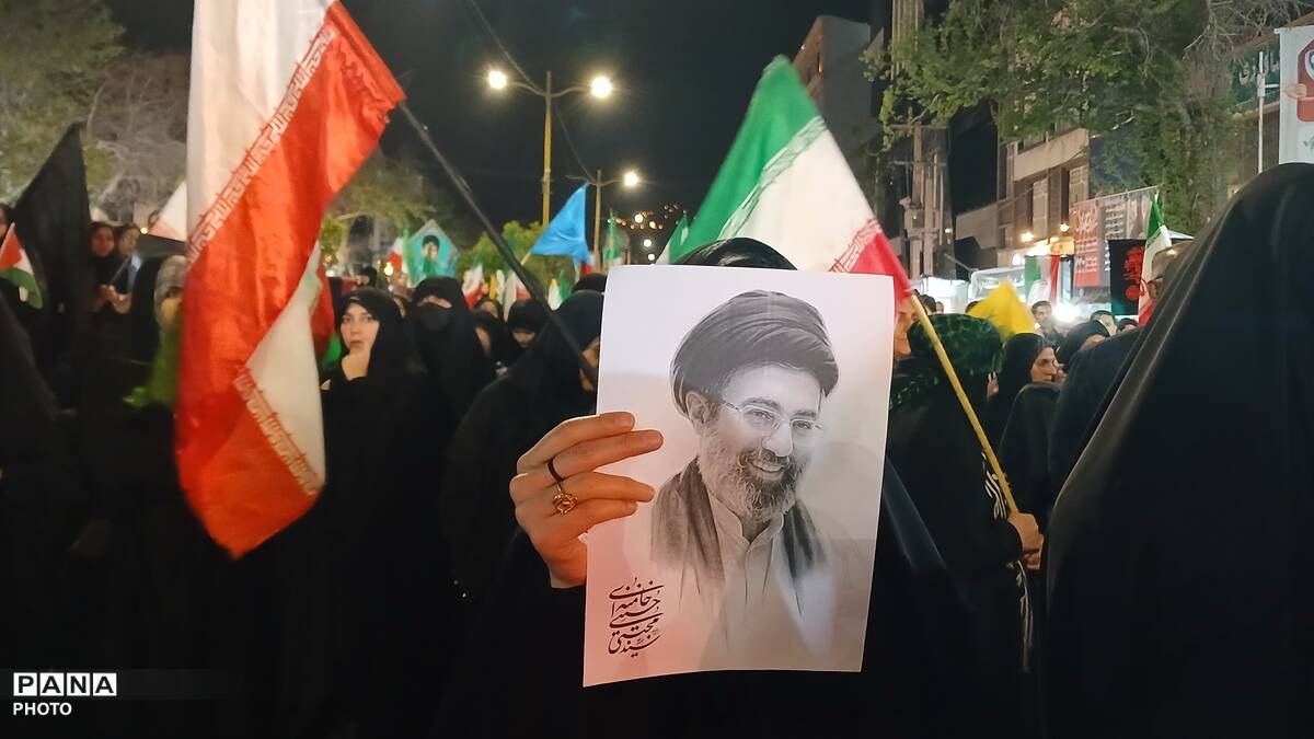 مردم خستگی ناپذیر خرم آباد تا روز پیروزی خیابان را رها نخواهند کرد