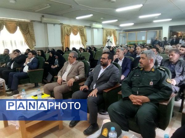 نشست صمیمی نخبگان و فرهنگیان سوادکوه با حضور معاون پارلمانی وزیر آموزش‌وپرورش 