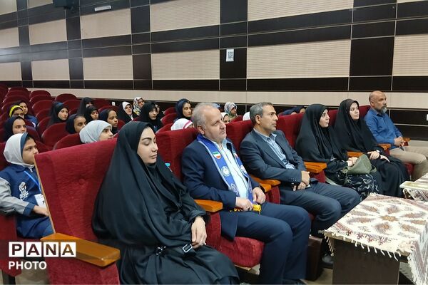 گردهمایی بزرگ خبرنگاران دانش آموز پانا در شهرستان شهریار و تجلیل از فعالان این عرصه