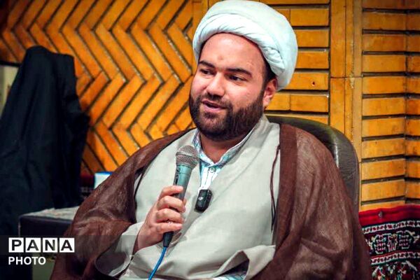 برپایی سفره افطاری در مسجد علی ابن ابیطالب نسیم‌شهر