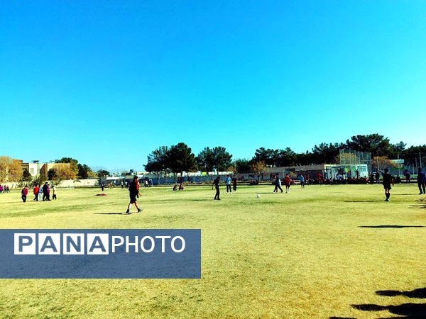 مسابقات فینال لیگ فوتبال درون مدرسه ای دبیرستان میثاق 