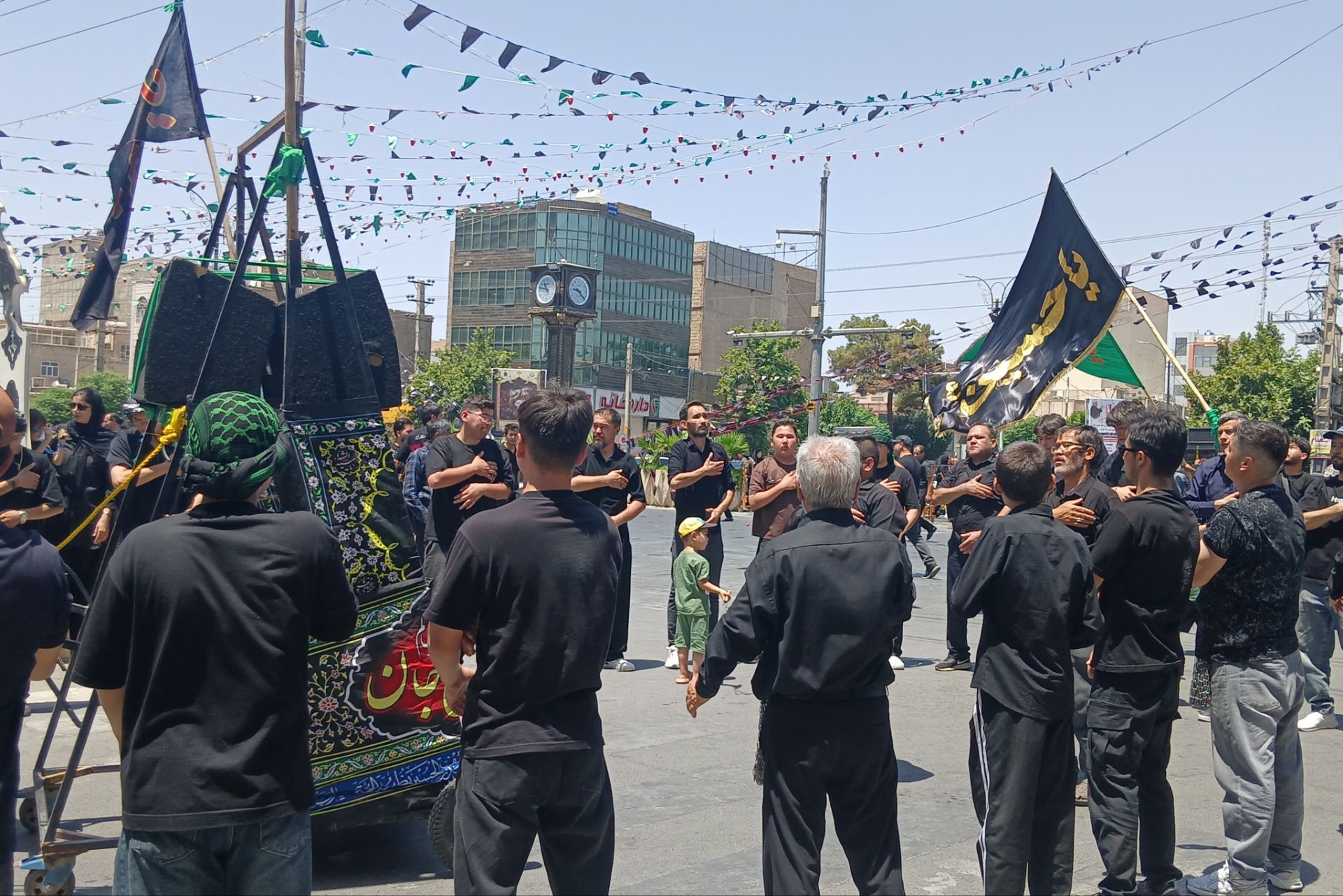 میزبانی در شهرستان رباط کریم از عزاداران امام حسین در ظهر عاشورا