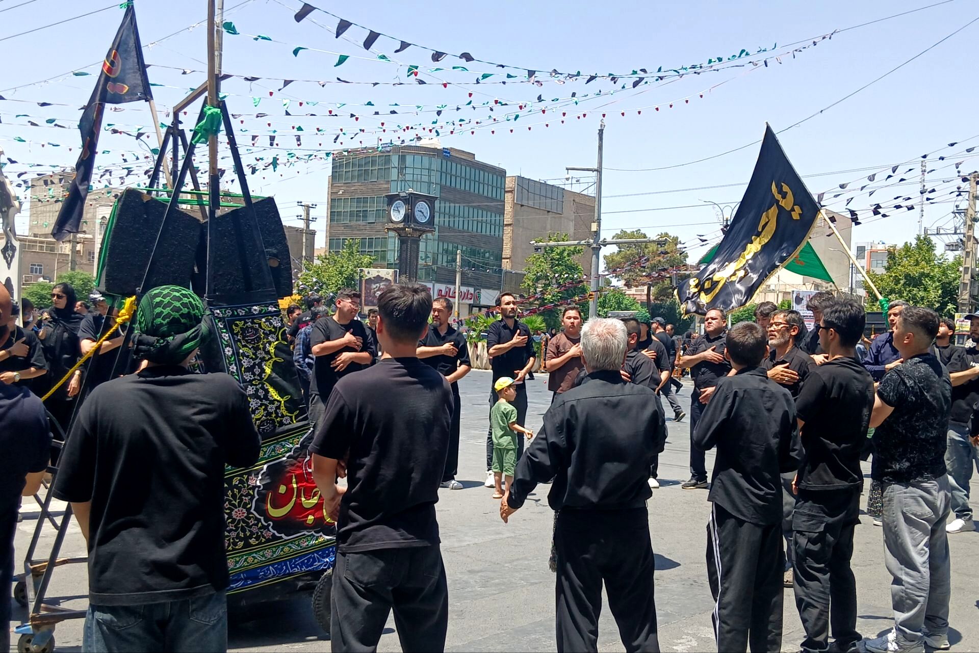 میزبانی در شهرستان رباط کریم از عزاداران امام حسین در ظهر عاشورا