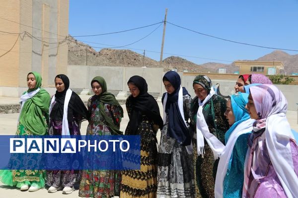  افتتاح زمین چمن مصنوعی با حضور  معاون تربیت‌بدنی و سلامت وزارت آموزش و پرورش