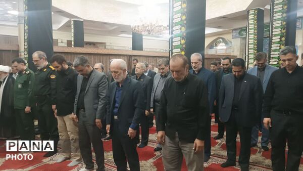  تجدید میثاق وزیر آموزش و پرورش با شهدا در امام زاده یحیی (ع) سمنان