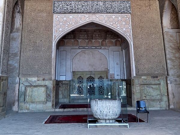 یک روز خاطره انگیز  همراه با عکاسی آثار تاریخی