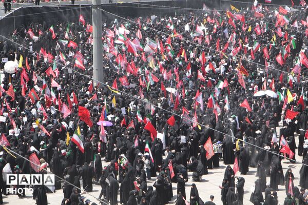 آخرین وداع با قائد شهید: پیکر مطهر آیت‌الله سیدعلی‌خامنه‌ای در میان سیل عاشقان به مصلی تهران رسید 