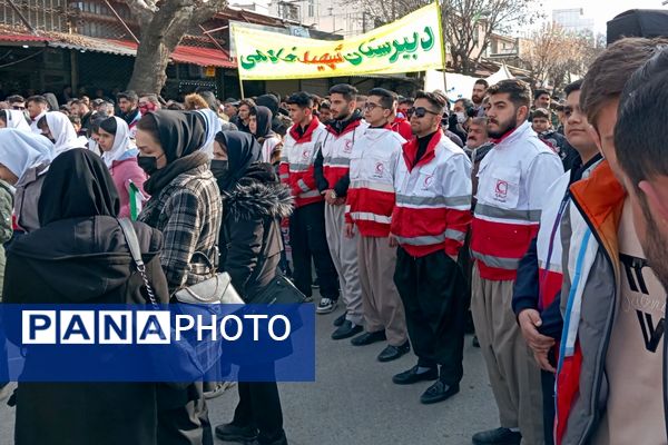 راهپیمایی یوم‌الله ۲۲بهمن با حضور گسترده مردم و نهادها در بانه