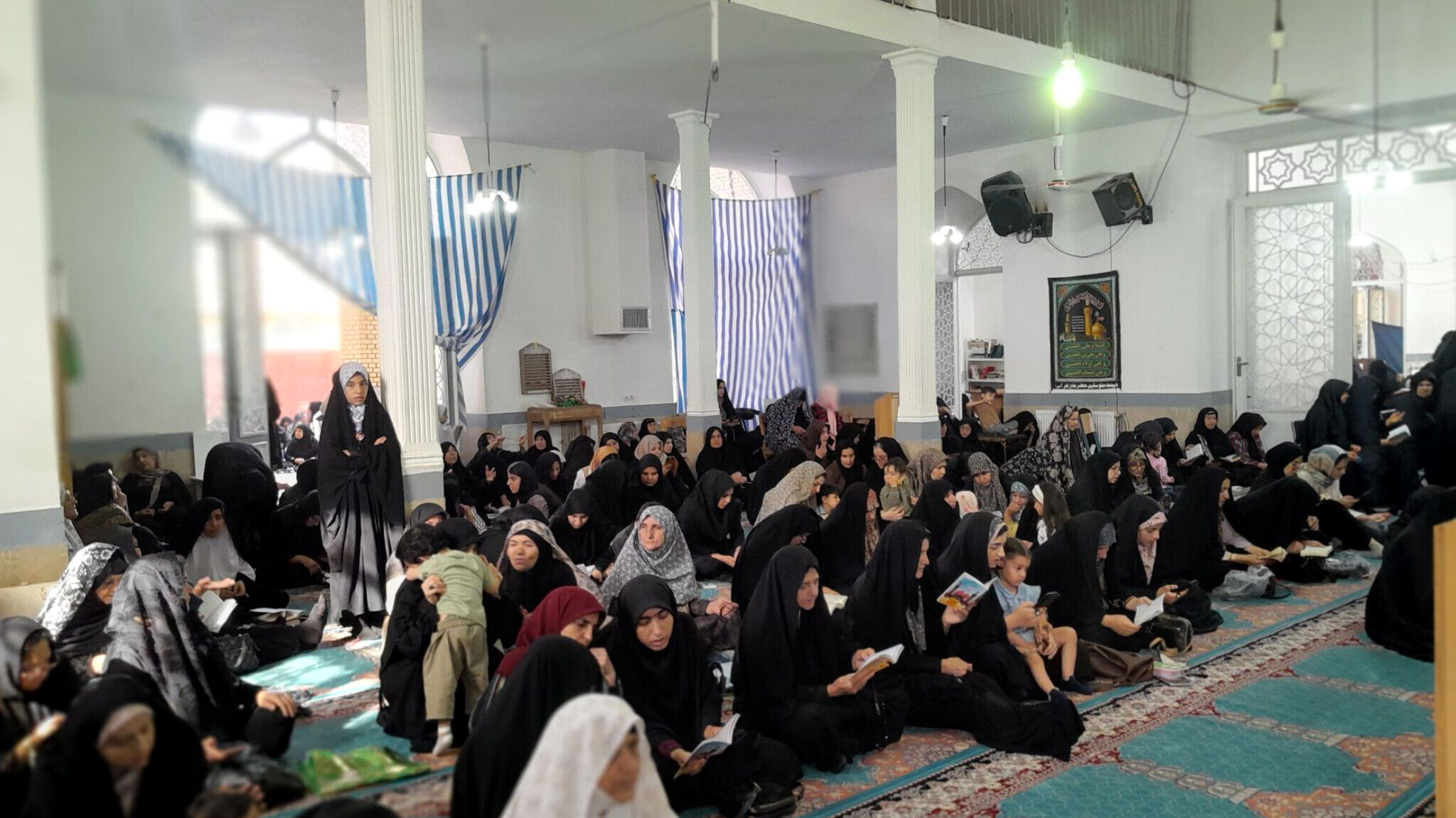 مراسم دعای عرفه در مسجد صاحب الزمان شهرستان کوهدشت