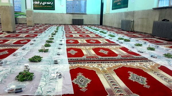مراسم افطاری در دبیرستان دهخدا ناحیه یک کرج 